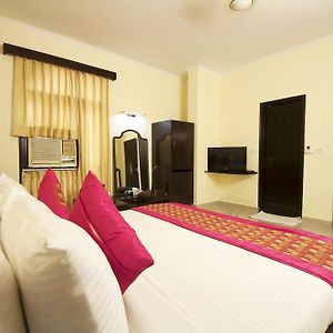 OYO 22154 Hotel Delhi Darbar